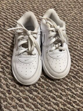 Nike Kids White Low-Top Lace-Up Sneakers Size 10